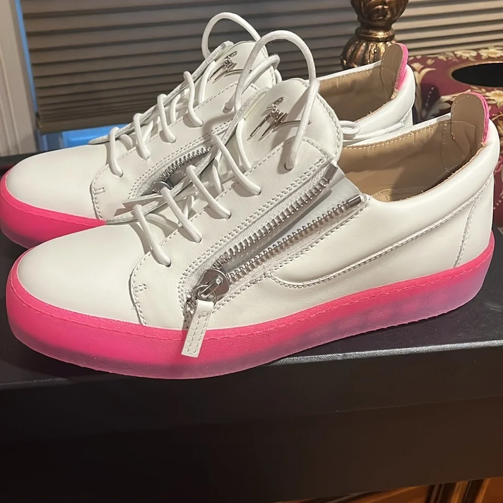 Giuseppe Zanotti size 41 pink bottom white sneaker. W-41 NWB - Picture 4 of 13